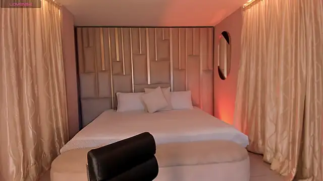 MiaFarrell  online show from 01.16.26