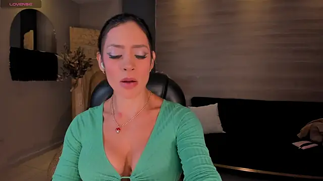 IsabelBornner online show from 06.15.26
