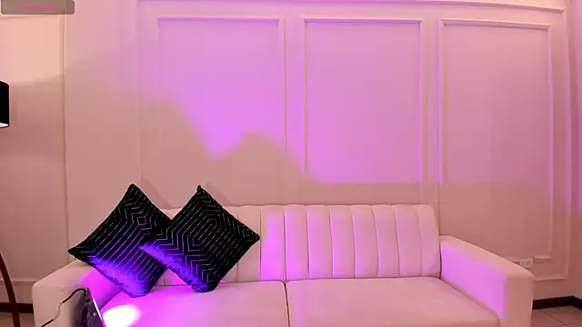 BellaCarteer  online show from 03.15.25