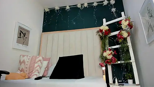 africa holmes online show from 11.11.25