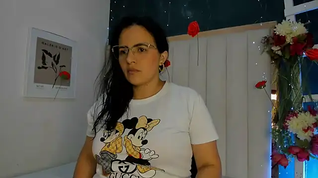 africa holmes online show from 04.24.26