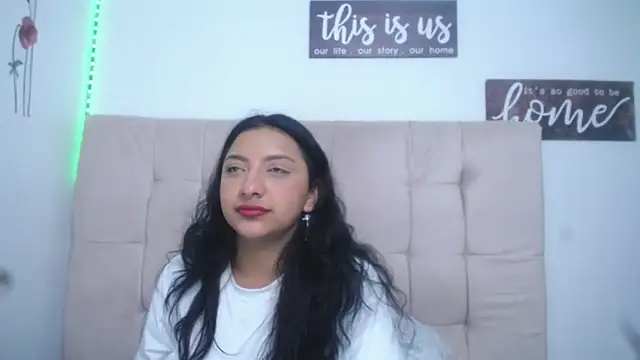 Snapshot of mariilulp303av chatting on 01.28.25 mariilulp303av online show from 01.28.25