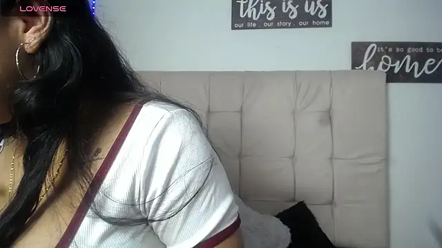 Snapshot of mariilulp303av chatting on 02.18.25 mariilulp303av online show from 02.18.25