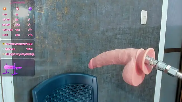 Snapshot of violett_collins_ chatting on 03.07.25 violett collins online show from 03.07.25