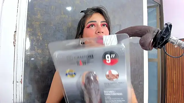 Snapshot of violett_collins_ chatting on 10.28.25 violett collins online show from 10.28.25