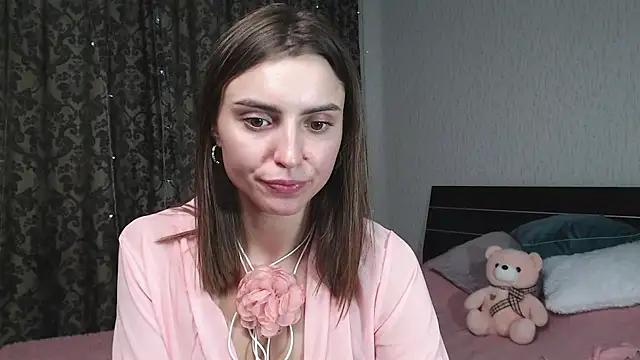 Snapshot of Lesyisme chatting on 03.11.25 Lesyisme online show from 03.11.25