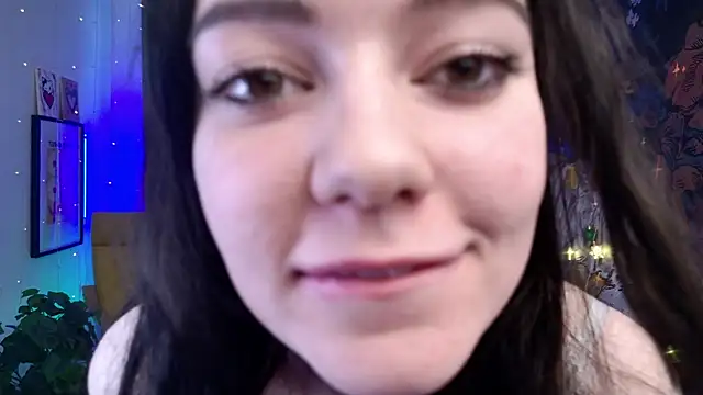 Snapshot of Lana__Cute_ chatting on 12.15.24 Lana Cute online show from 12.15.24