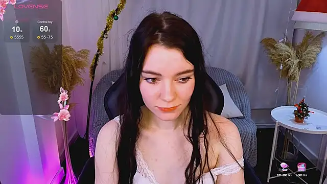 Snapshot of Lana__Cute_ chatting on 12.27.24 Lana Cute online show from 12.27.24