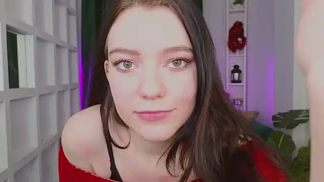 Snapshot of Lana__Cute_ chatting on 12.30.24 Lana Cute online show from 12.30.24