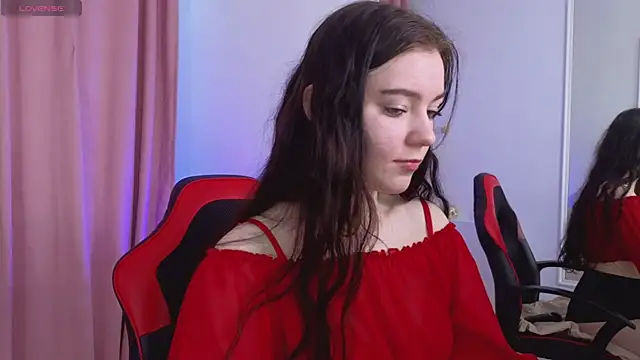 Snapshot of Lana__Cute_ chatting on 01.06.25 Lana Cute online show from 01.06.25