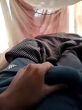 Snapshot of mith087 chatting on 12.28.24 mith087 online show from 12.28.24