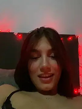 Snapshot of thamygomezz chatting on 01.28.25 thamygomezz online show from 01.28.25