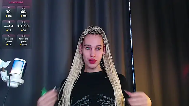 Snapshot of Cassie_Bae chatting on 03.22.25 Cassie Bae online show from 03.22.25