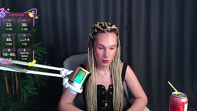 Snapshot of Cassie_Bae chatting on 11.29.25 Cassie Bae online show from 11.29.25