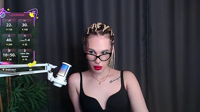 Cassie Bae online show from 12.21.25