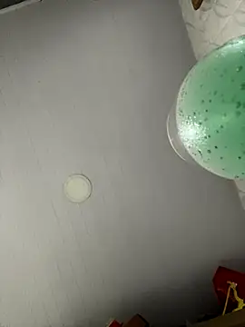 Snapshot of Nicollygriu chatting on 11.23.25 Nicollygriu online show from 11.23.25