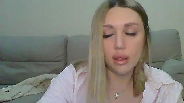 Snapshot of VickyLove047 chatting on 09.15.25 VickyLove047 online show from 09.15.25