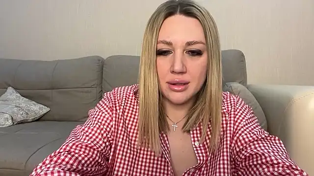 Snapshot of VickyLove047 chatting on 09.29.25 VickyLove047 online show from 09.29.25