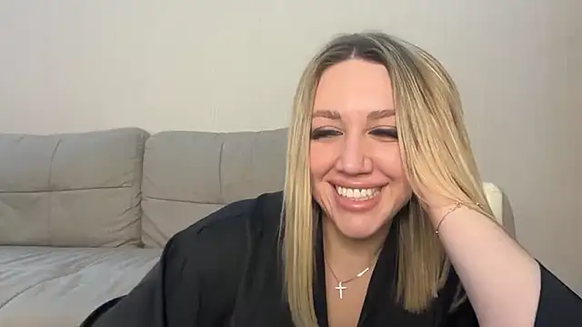 Snapshot of VickyLove047 chatting on 10.04.25 VickyLove047 online show from 10.04.25