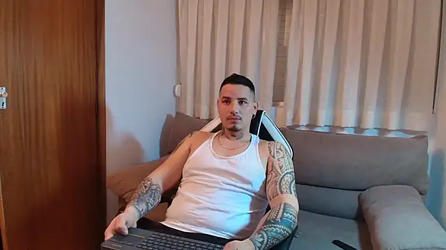 Snapshot of Geishastudios chatting on 01.18.26 Geishastudios online show from 01.18.26