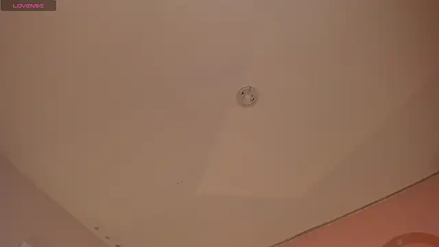 Snapshot of FernandaX1 chatting on 10.28.25 FernandaX1 online show from 10.28.25