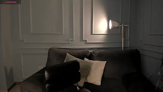 Snapshot of FernandaX1 chatting on 11.15.25 FernandaX1 online show from 11.15.25