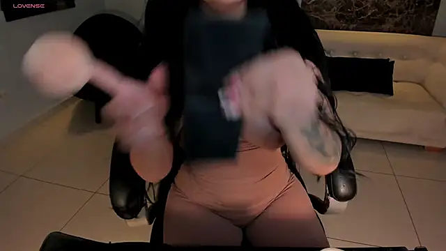 Snapshot of FernandaX1 chatting on 12.05.25 FernandaX1 online show from 12.05.25