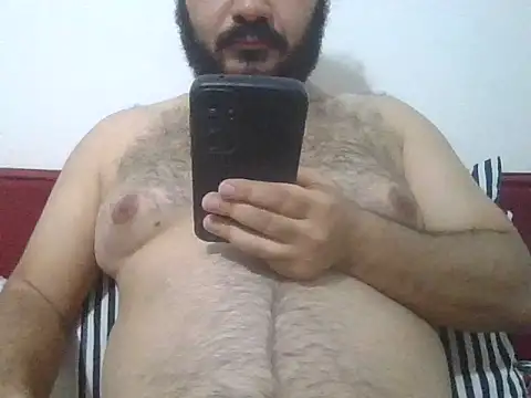 Snapshot of UrfavSlaveBitch chatting on 11.22.25 UrfavSlaveBitch online show from 11.22.25