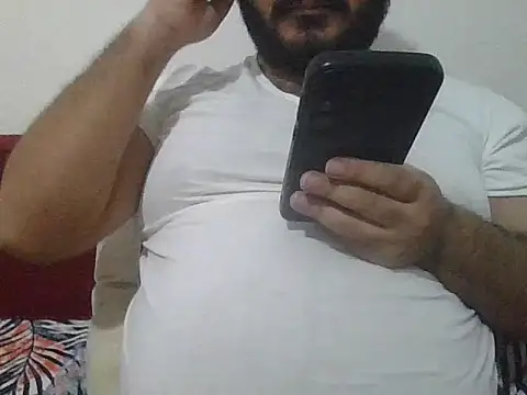 Snapshot of UrfavSlaveBitch chatting on 11.26.25 UrfavSlaveBitch online show from 11.26.25