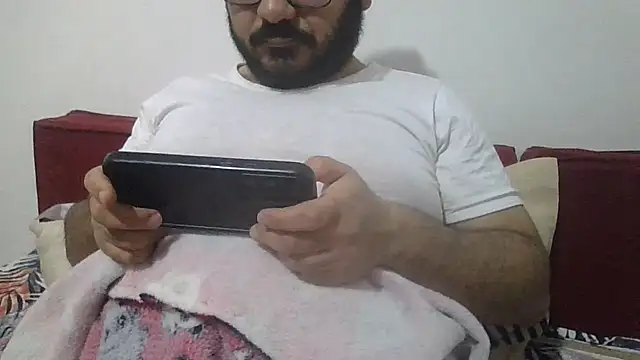 Snapshot of UrfavSlaveBitch chatting on 03.09.26 UrfavSlaveBitch online show from 03.09.26