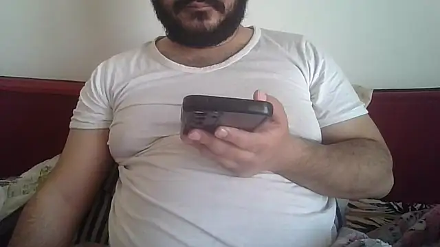 Snapshot of UrfavSlaveBitch chatting on 03.28.26 UrfavSlaveBitch online show from 03.28.26