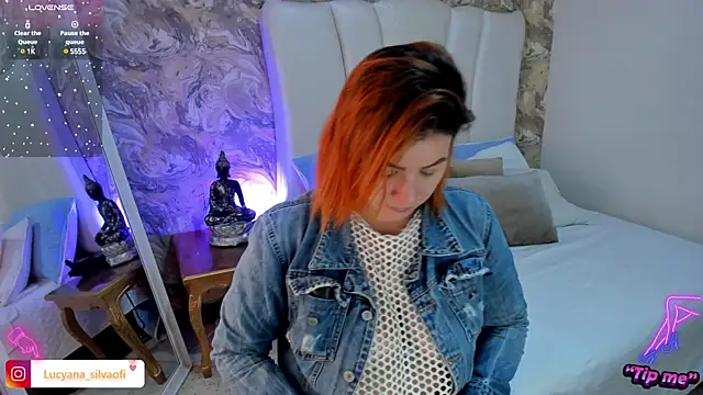 LucyanaSilva online show from 02.10.25