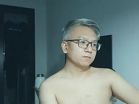 Snapshot of leoUSIR chatting on 09.16.25 leoUSIR online show from 09.16.25