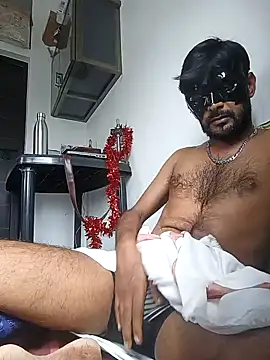 Snapshot of johnsinsexy chatting on 01.03.25 johnsinsexy online show from 01.03.25