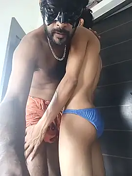 Snapshot of johnsinsexy chatting on 01.06.25 johnsinsexy online show from 01.06.25