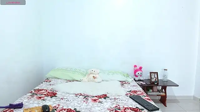 Snapshot of littleshydoll chatting on 03.21.26 littleshydoll online show from 03.21.26