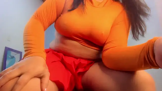 Snapshot of Danniela18_ chatting on 03.18.25 Danniela18 online show from 03.18.25