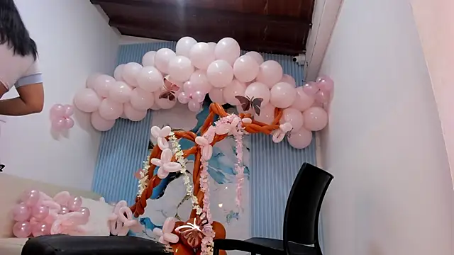 Snapshot of Danniela18_ chatting on 03.23.25 Danniela18 online show from 03.23.25