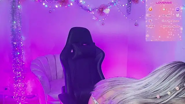 EmmaJhonnsson online show from 12.26.24