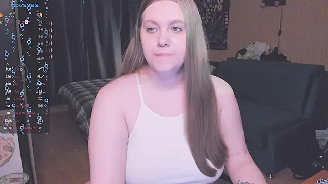 Snapshot of Alice_Dreamgirl_ chatting on 09.28.25 Alice Dreamgirl  online show from 09.28.25