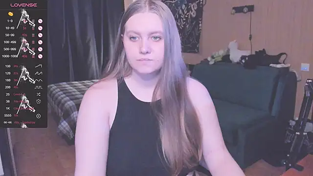Snapshot of Alice_Dreamgirl_ chatting on 10.17.25 Alice Dreamgirl  online show from 10.17.25