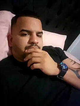 Snapshot of Latino2909 chatting on 12.30.24 Latino2909 online show from 12.30.24