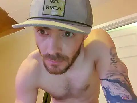 Snapshot of Huntzg23 chatting on 11.23.25 Huntzg23 online show from 11.23.25