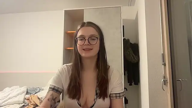 NikaCyberslut online show from 02.18.25