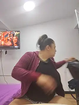 Miss balloonsmila online show from 10.15.25