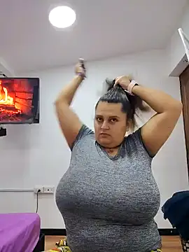 Miss balloonsmila online show from 11.18.25