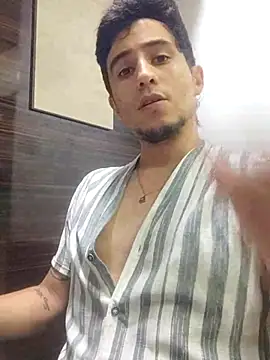 Snapshot of GamerQuinn chatting on 12.29.24 GamerQuinn online show from 12.29.24