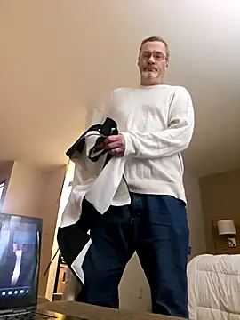 Snapshot of tileguyyy chatting on 03.17.26 tileguyyy online show from 03.17.26