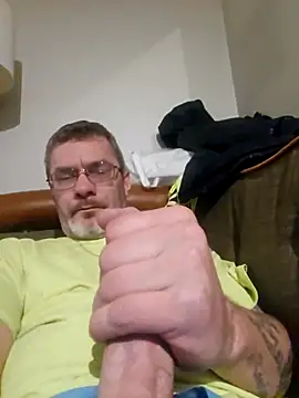 Snapshot of tileguyyy chatting on 03.22.26 tileguyyy online show from 03.22.26