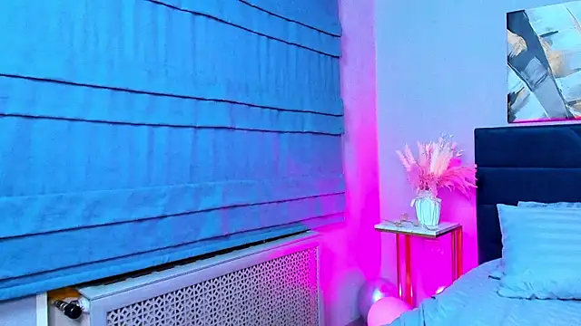 Curvy Dynamite  online show from 03.15.25